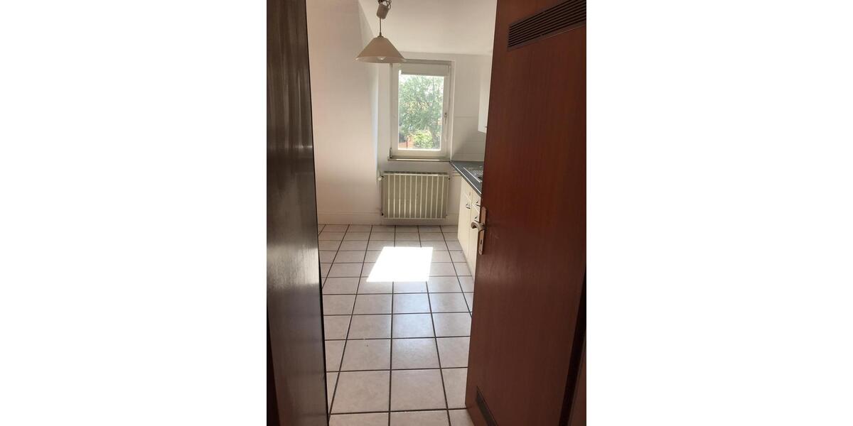 Etagenwohnung Krefeld - 3 Zimmer, 95 m&sup2;, 680&euro; | Angebot:27547826