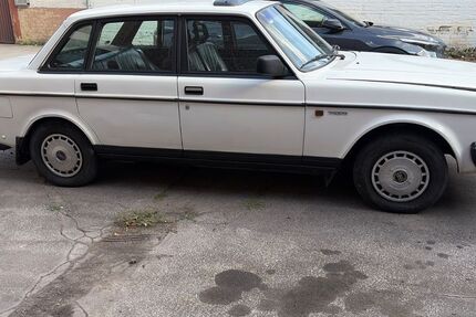 Volvo 240 285.700 km 4.500 &euro; Mönchengladbach 41065
