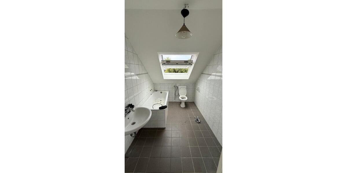 Dachgeschoßwohnung Mülheim an der Ruhr - 3 Zimmer, 78 m&sup2;, 900&euro; | Angebot:27539317