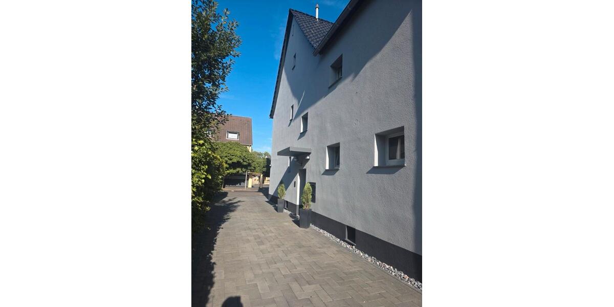 Dachgeschoßwohnung Leverkusen - 3 Zimmer, 75 m&sup2;, 1.200&euro; | Angebot:27546960