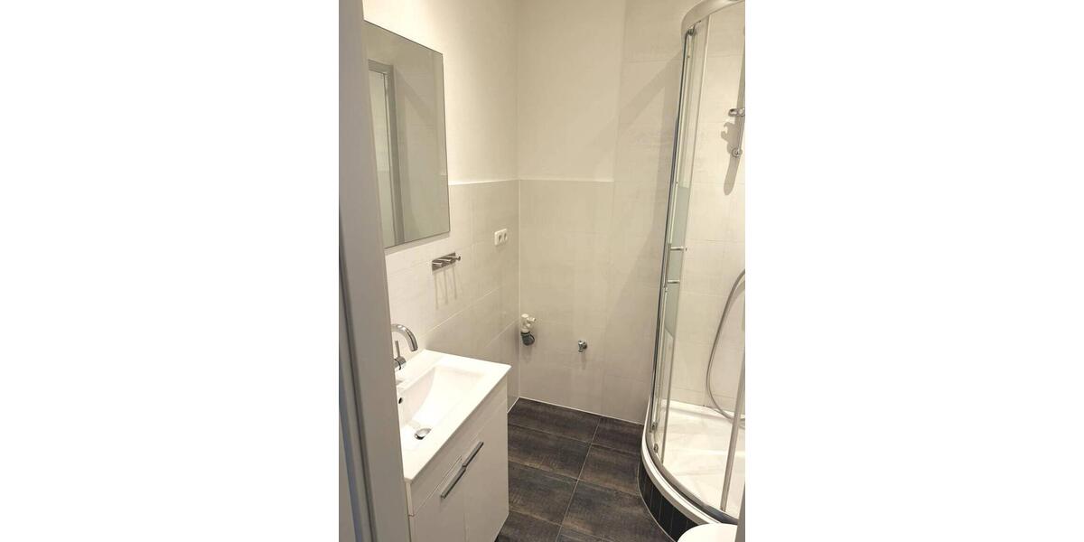 Etagenwohnung Düsseldorf Stadtmitte - 3 Zimmer, 103 m&sup2;, 1.700&euro; | Angebot:24443384