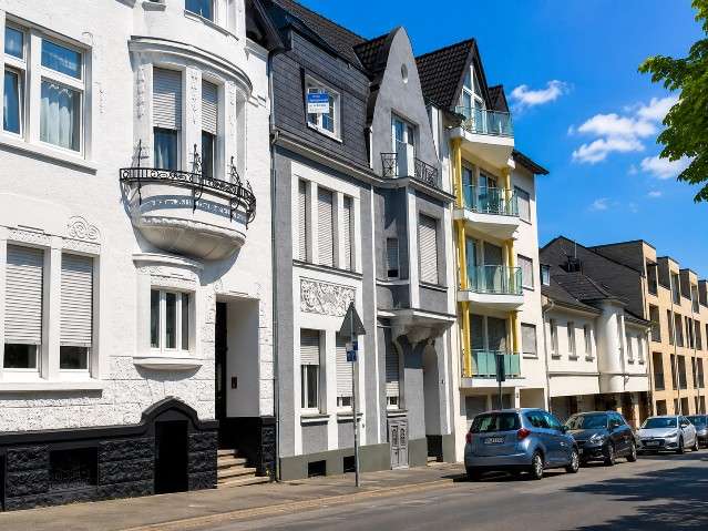 Etagenwohnung Mönchengladbach - 6 Zimmer, 226 m&sup2;, 535.000&euro; | Angebot:27554676
