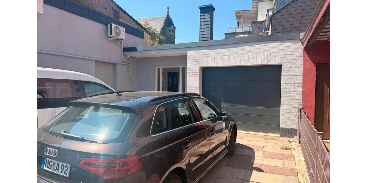 Etagenwohnung Mönchengladbach Nord - 2 Zimmer, 102 m&sup2;, 300.000&euro; | Angebot:27499408