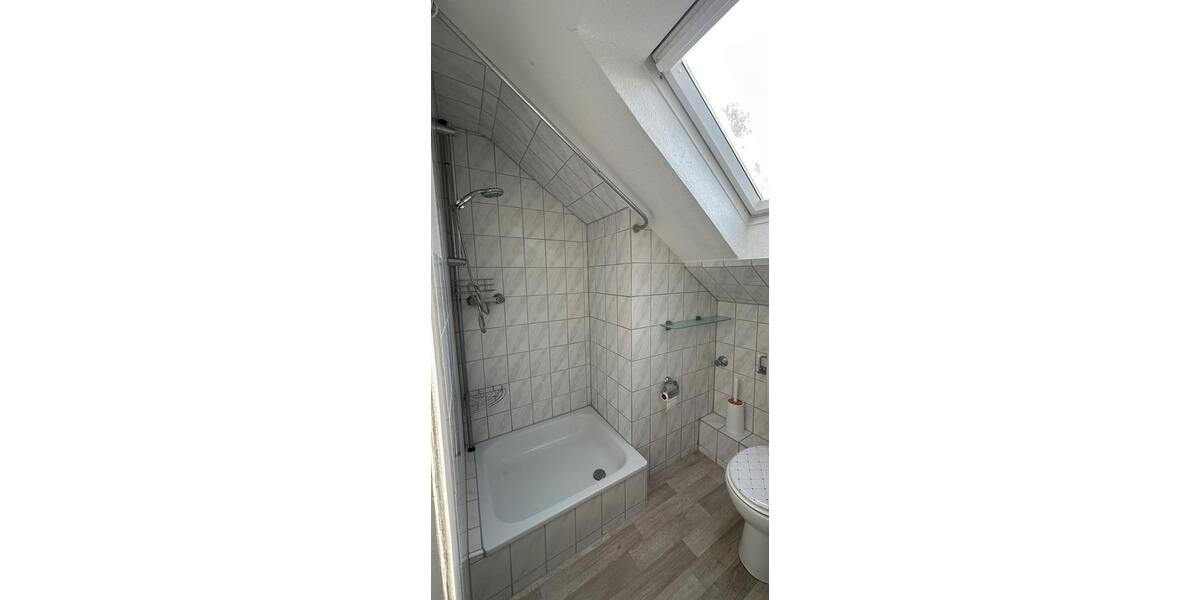 Dachgeschoßwohnung Neuss - 2 Zimmer, 50 m&sup2;, 520&euro; | Angebot:27549115