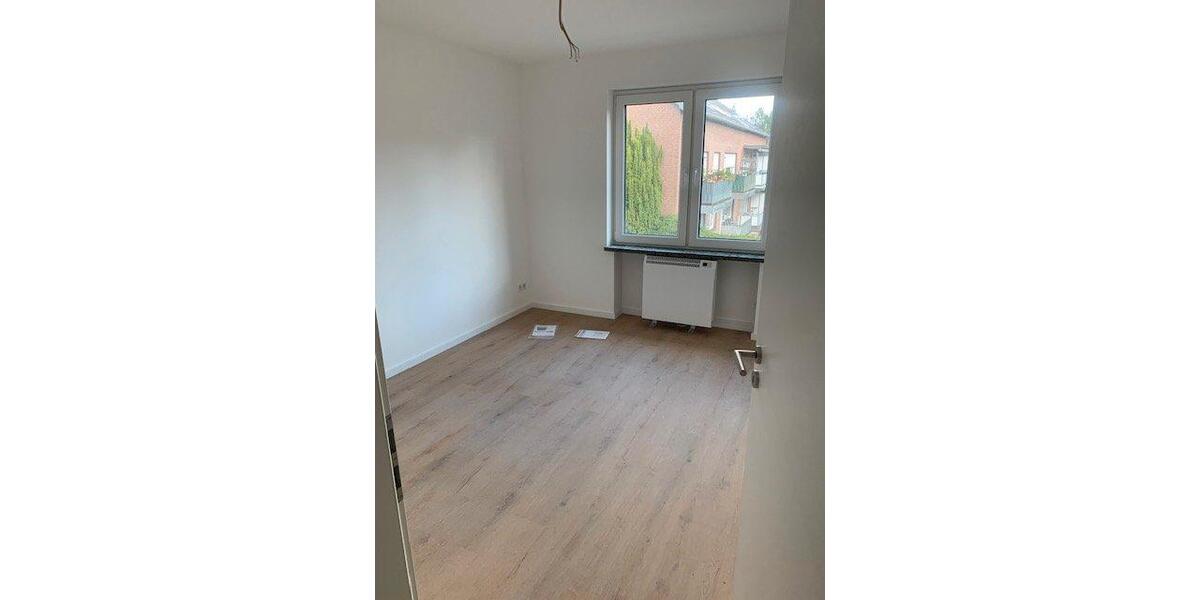 Etagenwohnung Neuss Augustinusviertel - 3 Zimmer, 92 m&sup2;, 1.200&euro; | Angebot:27565901
