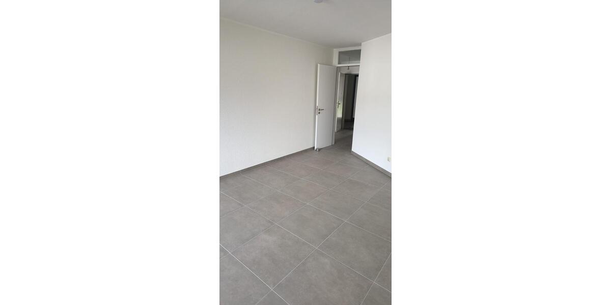 Etagenwohnung Mönchengladbach Nord - 2 Zimmer, 77 m&sup2;, 770&euro; | Angebot:27539324