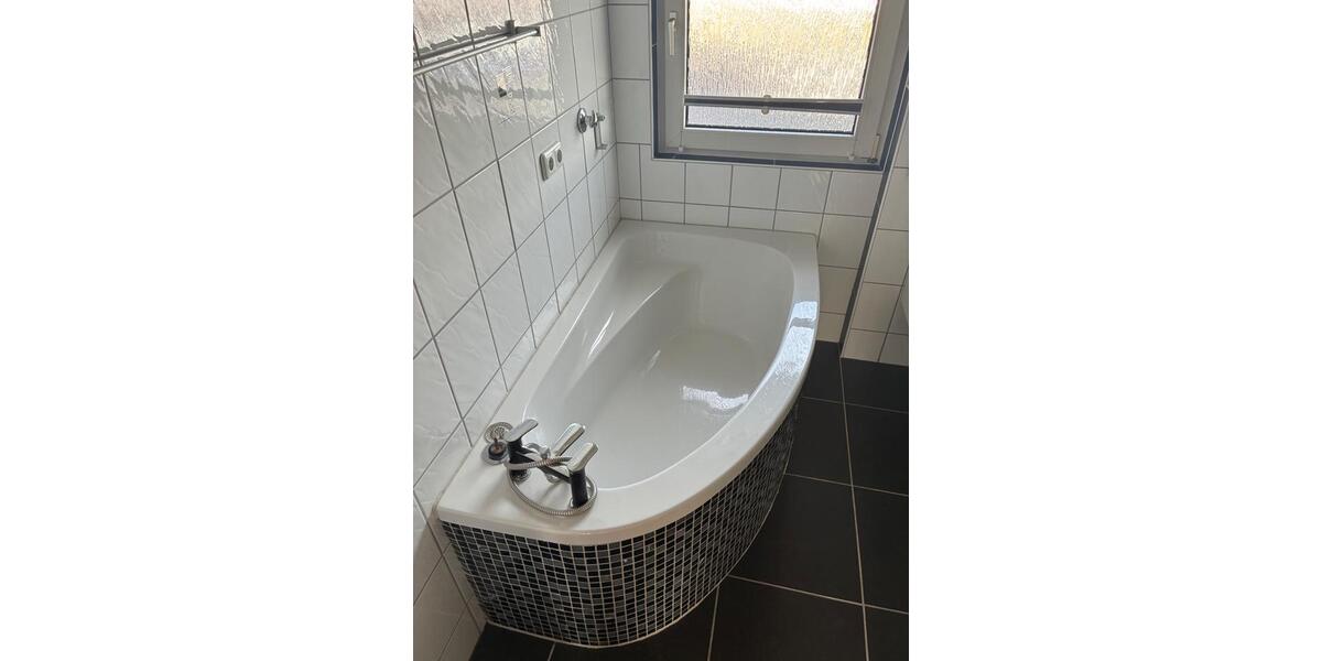Maisonettenwohnung Duisburg Huckingen - 6 Zimmer, 164 m&sup2;, 1.500&euro; | Angebot:27555683
