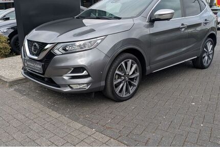 Nissan Qashqai 72.097 km 17.885 &euro; Leverkusen 51373