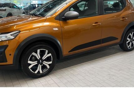 Dacia Sandero 13.548 km 16.890 &euro; Duisburg 47167