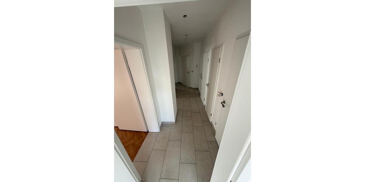 Etagenwohnung Duisburg Angerhausen - 4 Zimmer, 120 m&sup2;, 1.440&euro; | Angebot:27570424