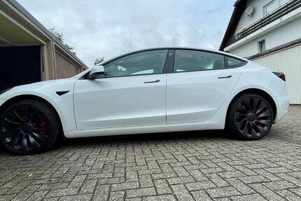 Tesla Model 3 21.064 km 37.000 &euro; Düsseldorf 40489