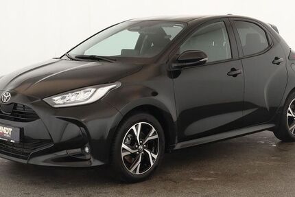 Toyota Yaris 23.700 km 21.684 &euro; Düsseldorf 40233