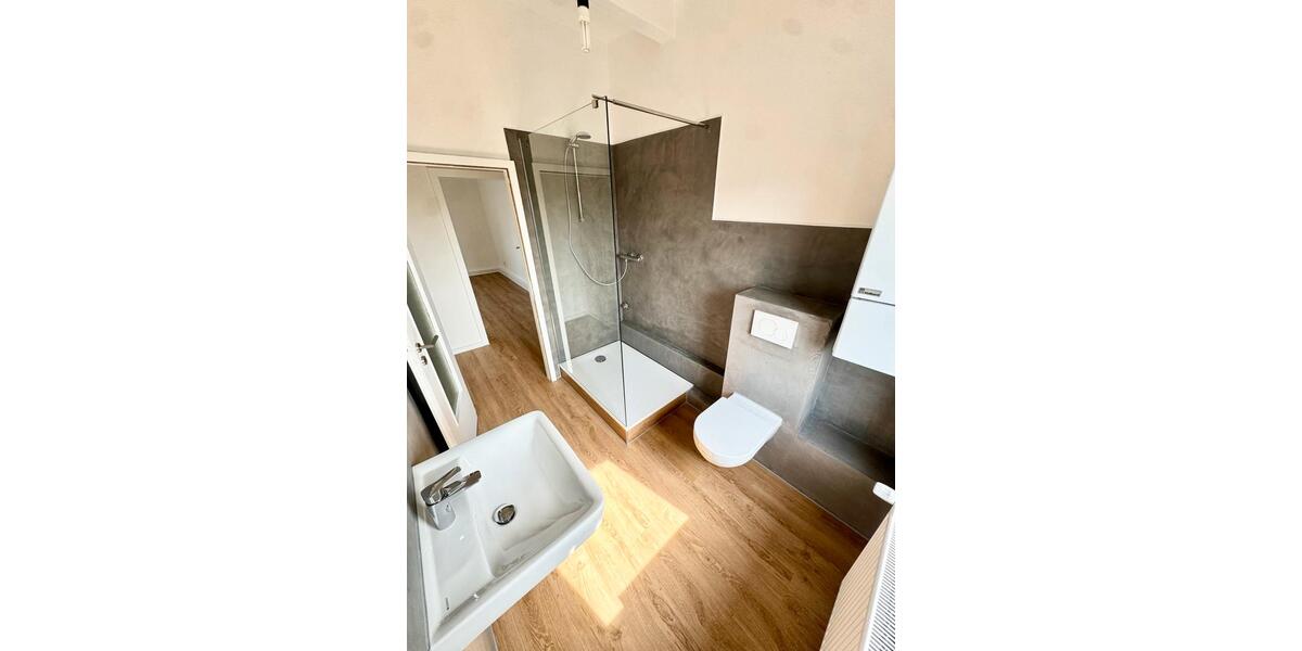 Dachgeschoßwohnung Mönchengladbach West - 2 Zimmer, 65 m&sup2;, 920&euro; | Angebot:27544606