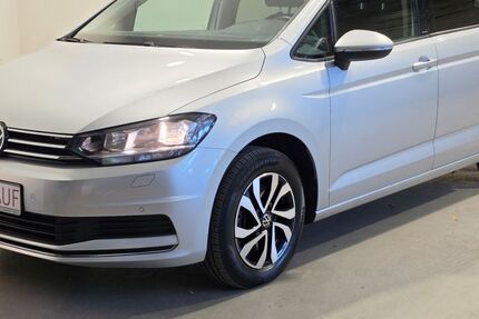VW Touran 36.005 km 26.880 &euro; Mönchengladbach 41061
