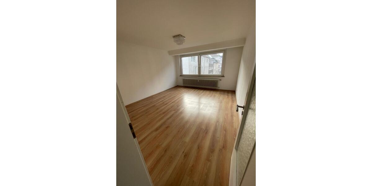 Etagenwohnung Krefeld - 2 Zimmer, 69 m&sup2;, 510&euro; | Angebot:27542628