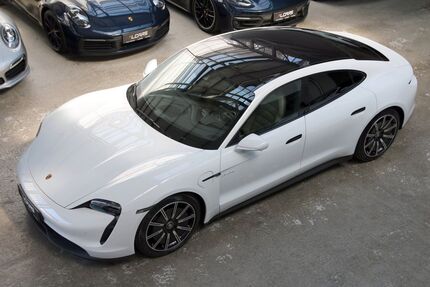 Porsche Taycan 49.840 km 57.990 &euro; Düsseldorf 40237