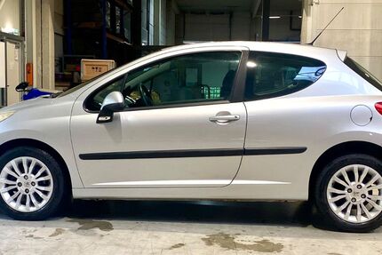 Peugeot 207 82.900 km 3.950 &euro; Neuss 41464