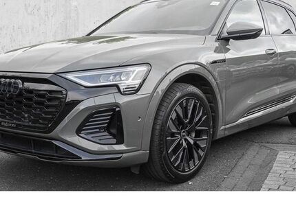 Audi Q8 e-tron 50.709 km 42.930 &euro; Düsseldorf 40474