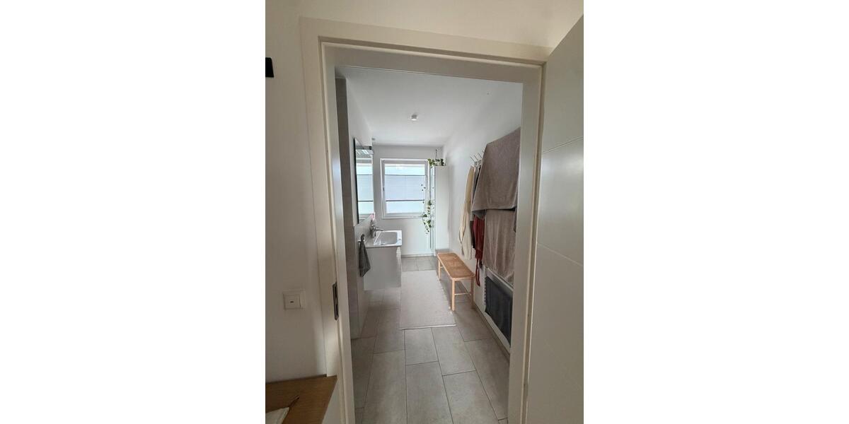 Etagenwohnung Meerbusch - 2 Zimmer, 81 m&sup2;, 1.350&euro; | Angebot:27550884