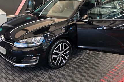 VW Golf 121.000 km 11.900 &euro; Düsseldorf 40235