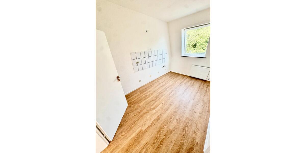 Dachgeschoßwohnung Mönchengladbach West - 2 Zimmer, 65 m&sup2;, 920&euro; | Angebot:27544606