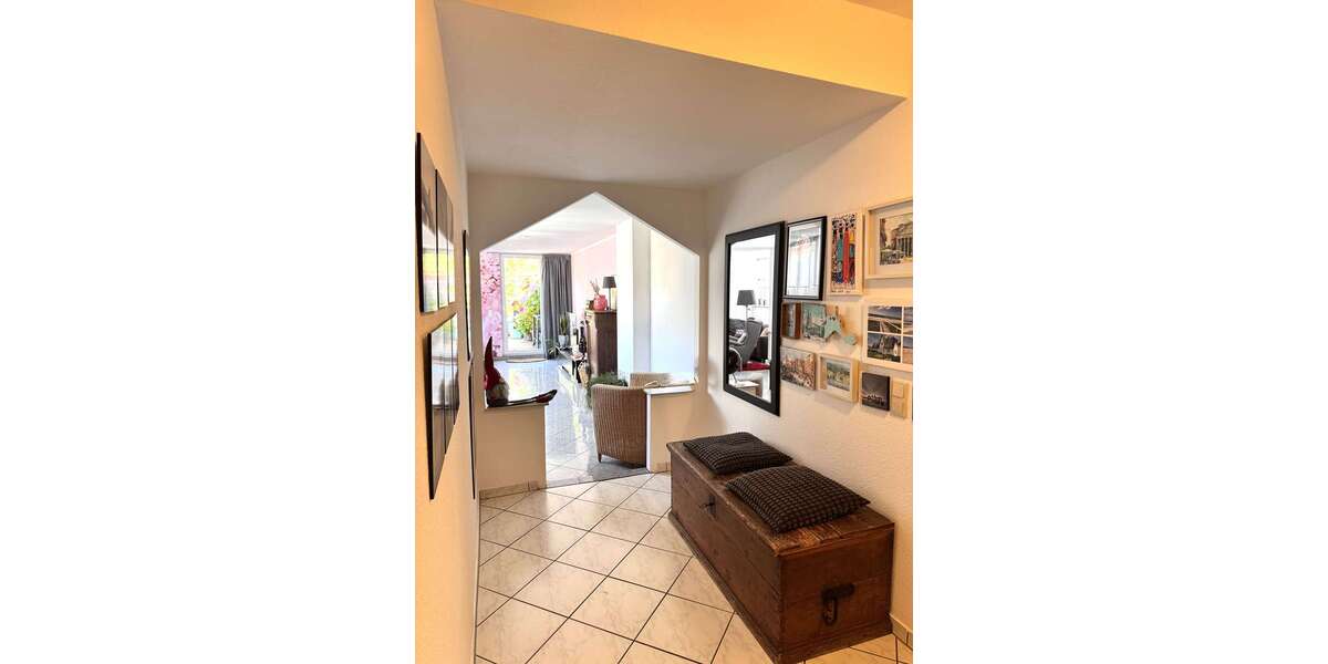 Etagenwohnung Krefeld Krefeld-Mitte - 2 Zimmer, 75 m&sup2;, 690&euro; | Angebot:27498858