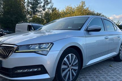 Skoda Superb 215.000 km 14.299 &euro; Mönchengladbach 41169