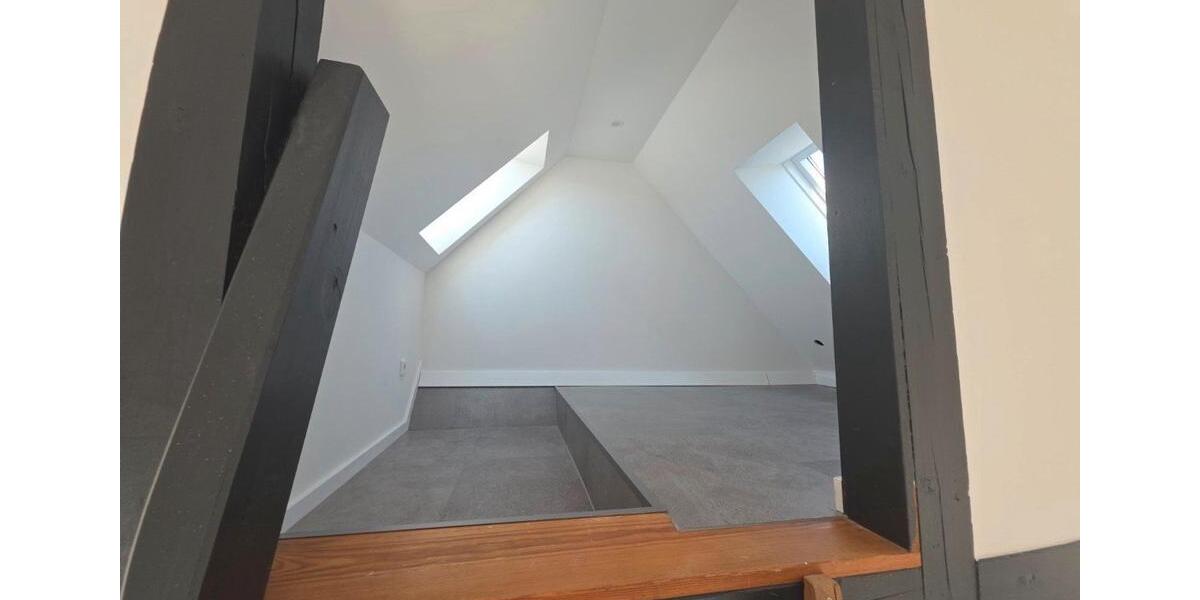 Dachgeschoßwohnung Leverkusen - 3 Zimmer, 75 m&sup2;, 1.200&euro; | Angebot:27546960