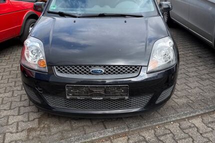 Ford Fiesta 68.000 km 2.750 &euro; Moers 47443
