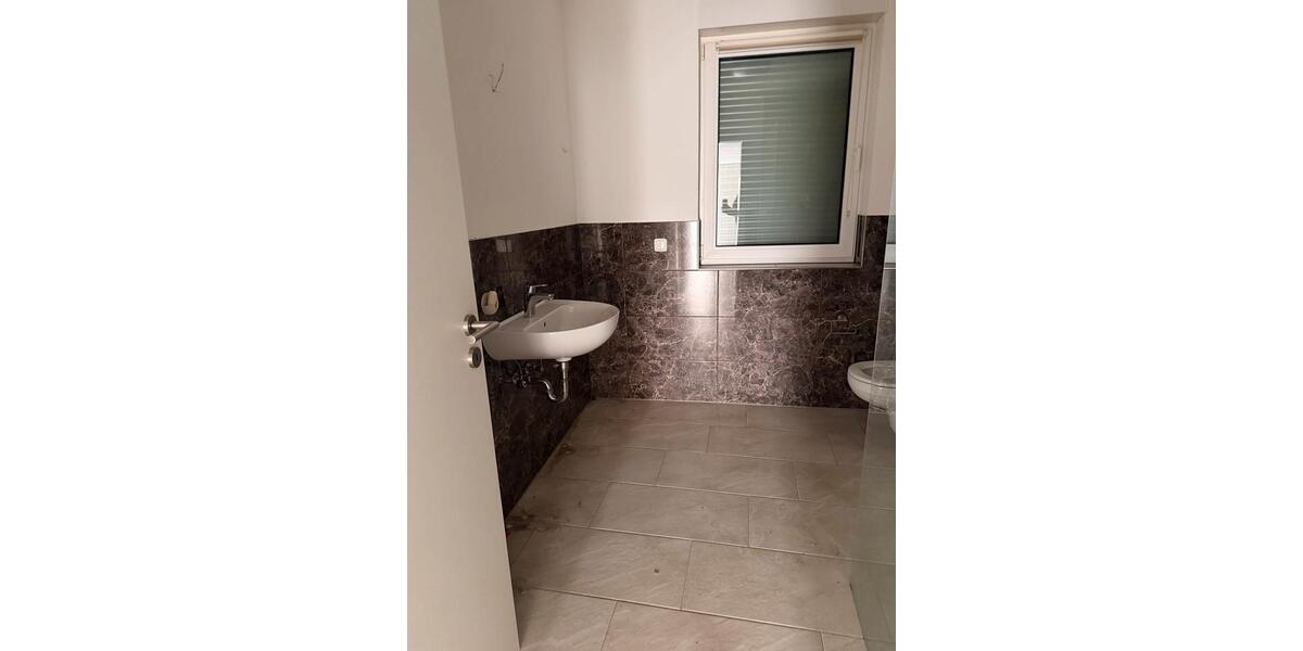 Erdgeschoßwohnung Leverkusen Bürrig - 3 Zimmer, 89 m&sup2;, 1.480&euro; | Angebot:27544614