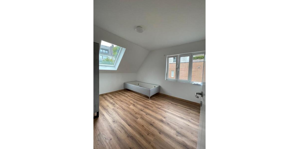 Maisonettenwohnung Düsseldorf Stadtbezirk 8 - 5 Zimmer, 99 m&sup2;, 2.700&euro; | Angebot:27539337