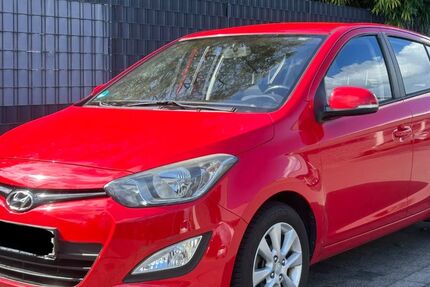Hyundai i20 98.500 km 3.750 &euro; Solingen 42655