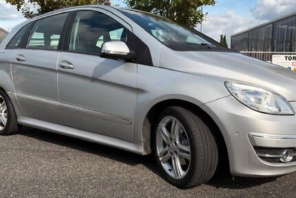 Mercedes-Benz B 180 261.100 km 3.249 &euro; Mönchengladbach 41065