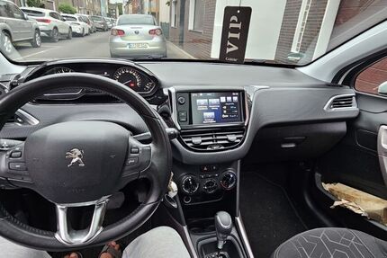 Peugeot 2008 127.000 km 6.500 &euro; Duisburg 47139