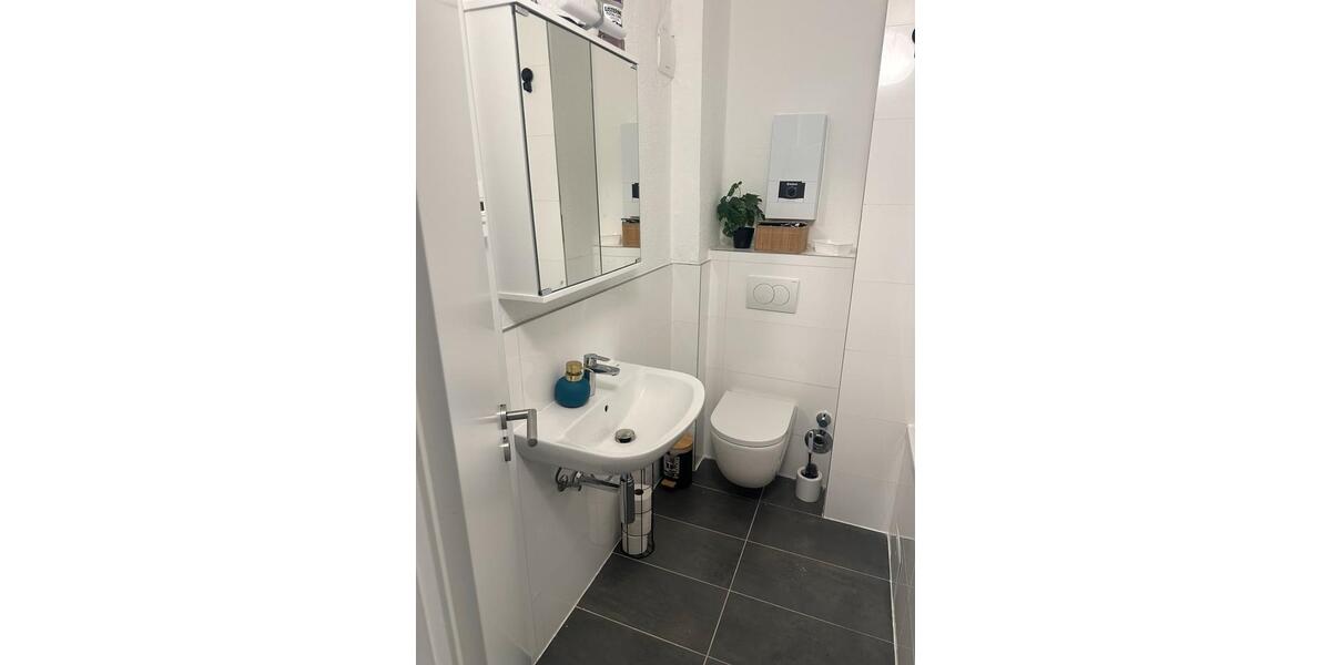 Dachgeschoßwohnung Krefeld - 2 Zimmer, 80 m&sup2;, 745&euro; | Angebot:27553891