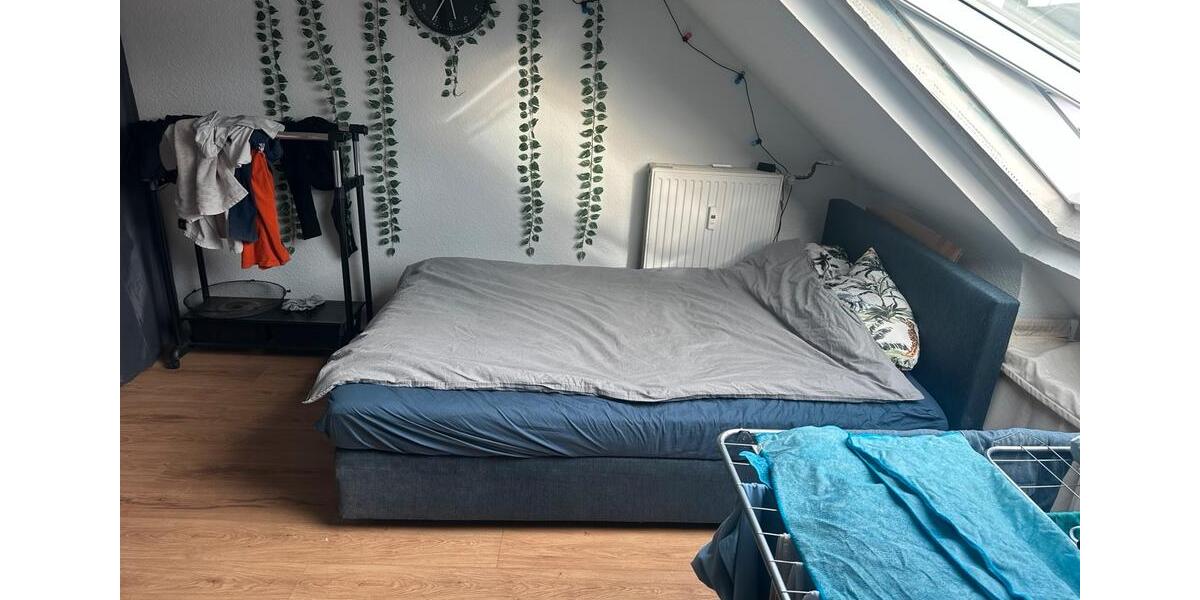 Dachgeschoßwohnung Krefeld - 2 Zimmer, 80 m&sup2;, 745&euro; | Angebot:27553891
