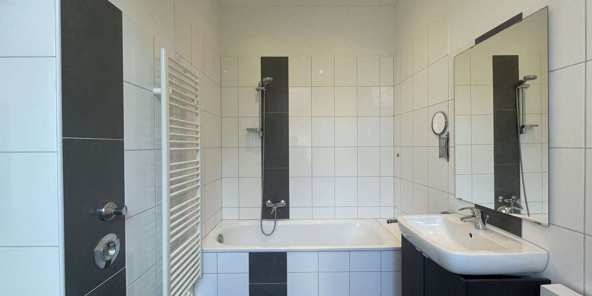 Etagenwohnung Düsseldorf Friedrichstadt - 3 Zimmer, 85 m&sup2;, 1.280&euro; | Angebot:27197780