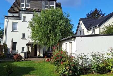 Haus Solingen Mitte - 9 Zimmer, 176 m&sup2;, 420.000&euro; | Angebot:27507138