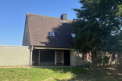 Haus Erkelenz - 9 Zimmer, 223 m&sup2;, 274.000&euro; | Angebot:27442121
