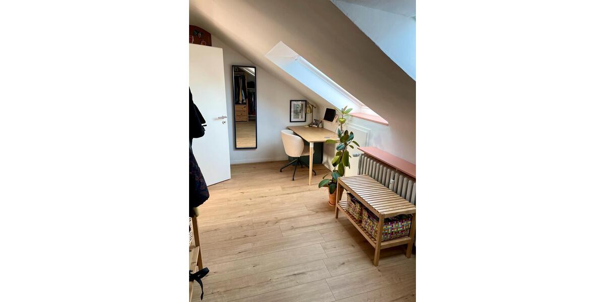 Dachgeschoßwohnung Krefeld Gellep-Stratum - 2.5 Zimmer, 60 m&sup2;, 159.000&euro; | Angebot:27499360