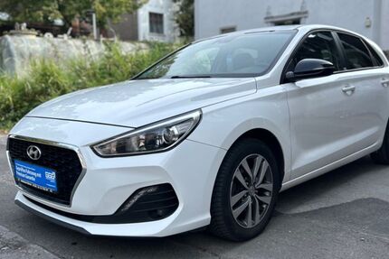Hyundai i30 86.871 km 13.399 &euro; Langenfeld 40764