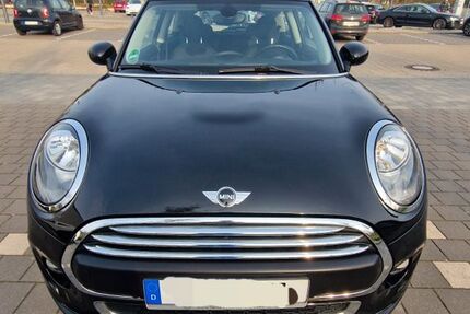 Mini ONE 86.000 km 9.600 &euro; Düsseldorf 40235