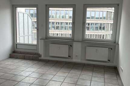 Wohnung Düsseldorf Stadtmitte - 2 Zimmer, 82 m&sup2;, 1.380&euro; | Angebot:25197104