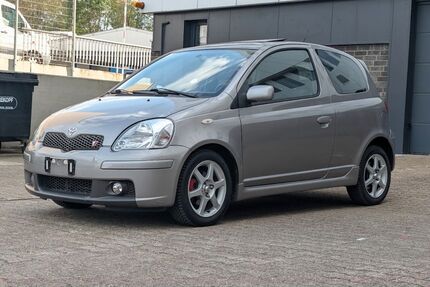 Toyota Yaris 214.585 km 3.300 &euro; Neuss 41464