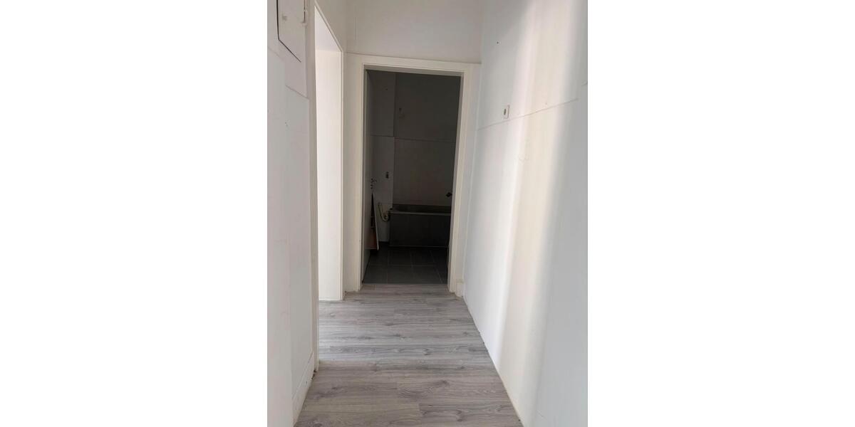 Etagenwohnung Leverkusen - 4 Zimmer, 90 m&sup2;, 900&euro; | Angebot:27532837