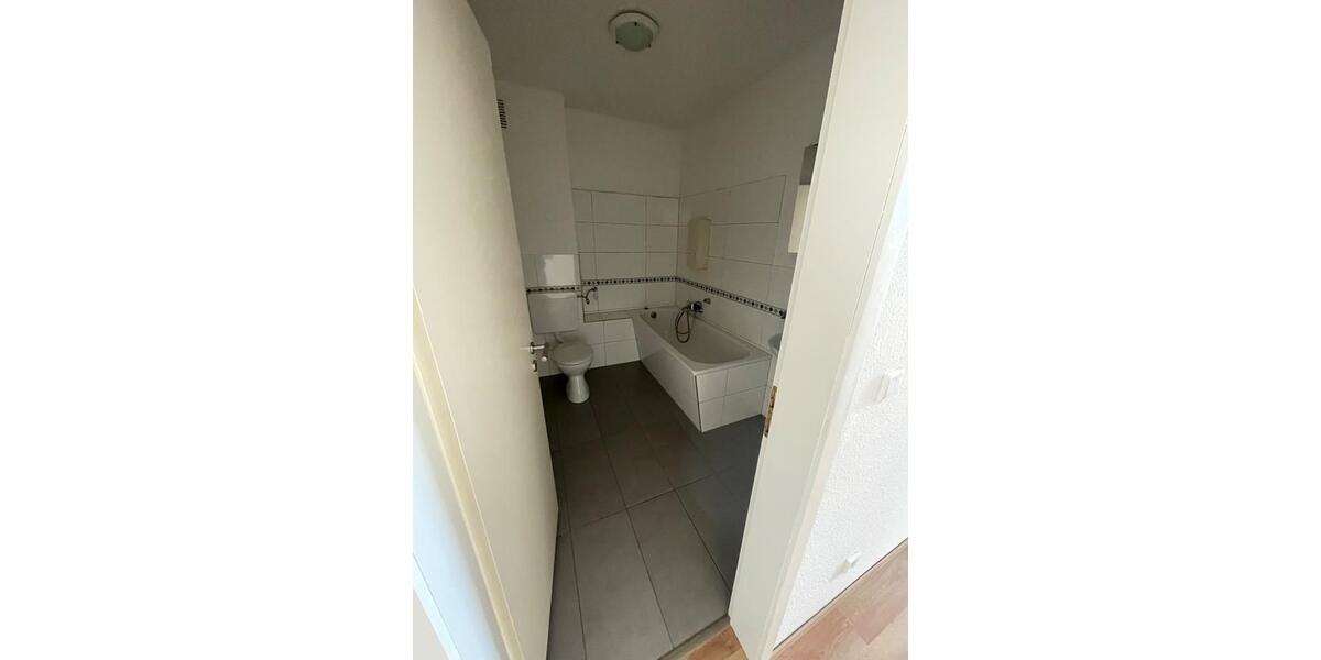 Etagenwohnung Krefeld - 2 Zimmer, 69 m&sup2;, 510&euro; | Angebot:27542628