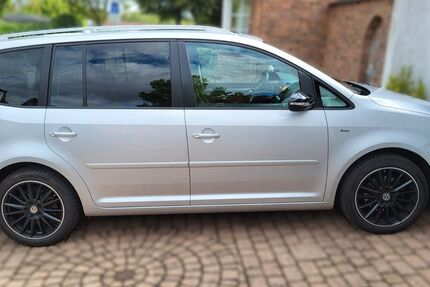 VW Touran 106.000 km 7.000 &euro; Bedburg 50181