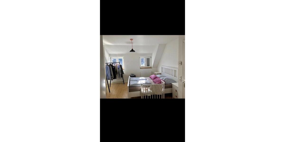 Dachgeschoßwohnung Mönchengladbach - 3.5 Zimmer, 103 m&sup2;, 1.250&euro; | Angebot:27539462