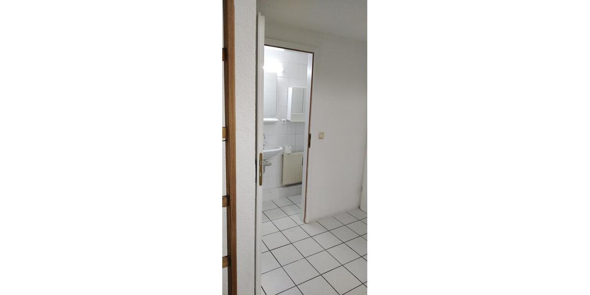 Erdgeschoßwohnung Krefeld - 2 Zimmer, 24 m&sup2;, 340&euro; | Angebot:27550883