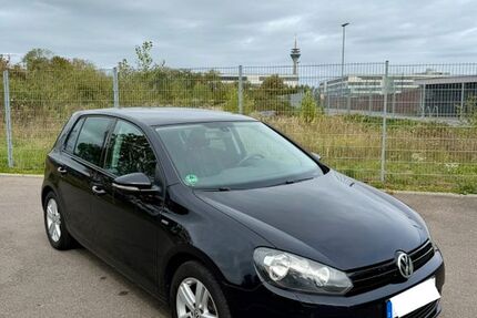 VW Golf 194.000 km 5.250 &euro; Düsseldorf 40477